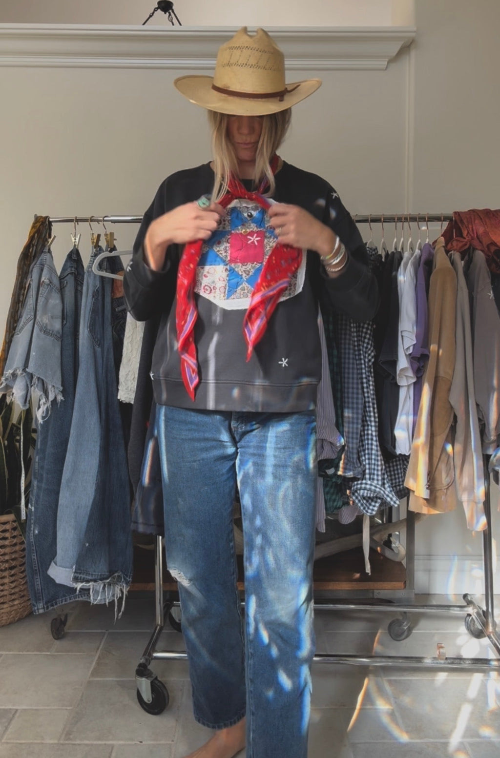 QUILTED CREW SWEATSHIRT - ROYAL