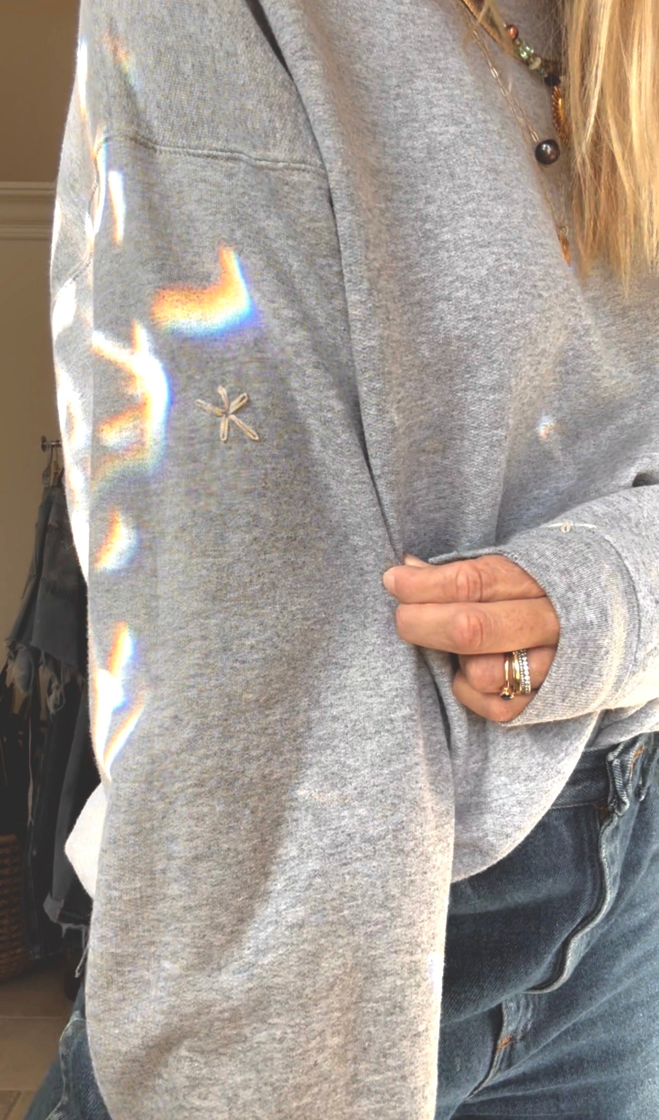 LAZIEST DAISY SWEATSHIRT - HEATHER GREY