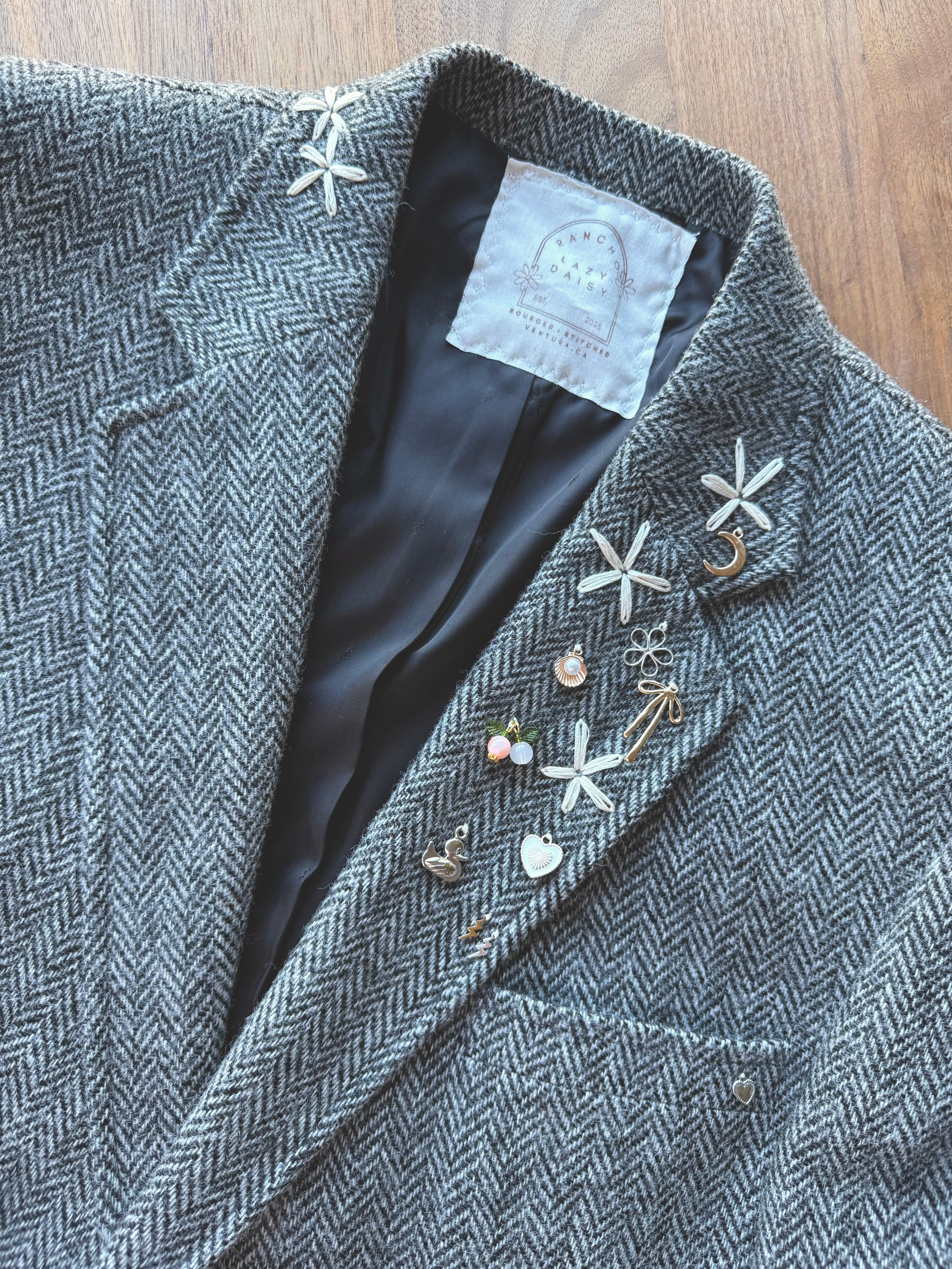 HERRINGBONE WOOL BLAZER - CHARMED
