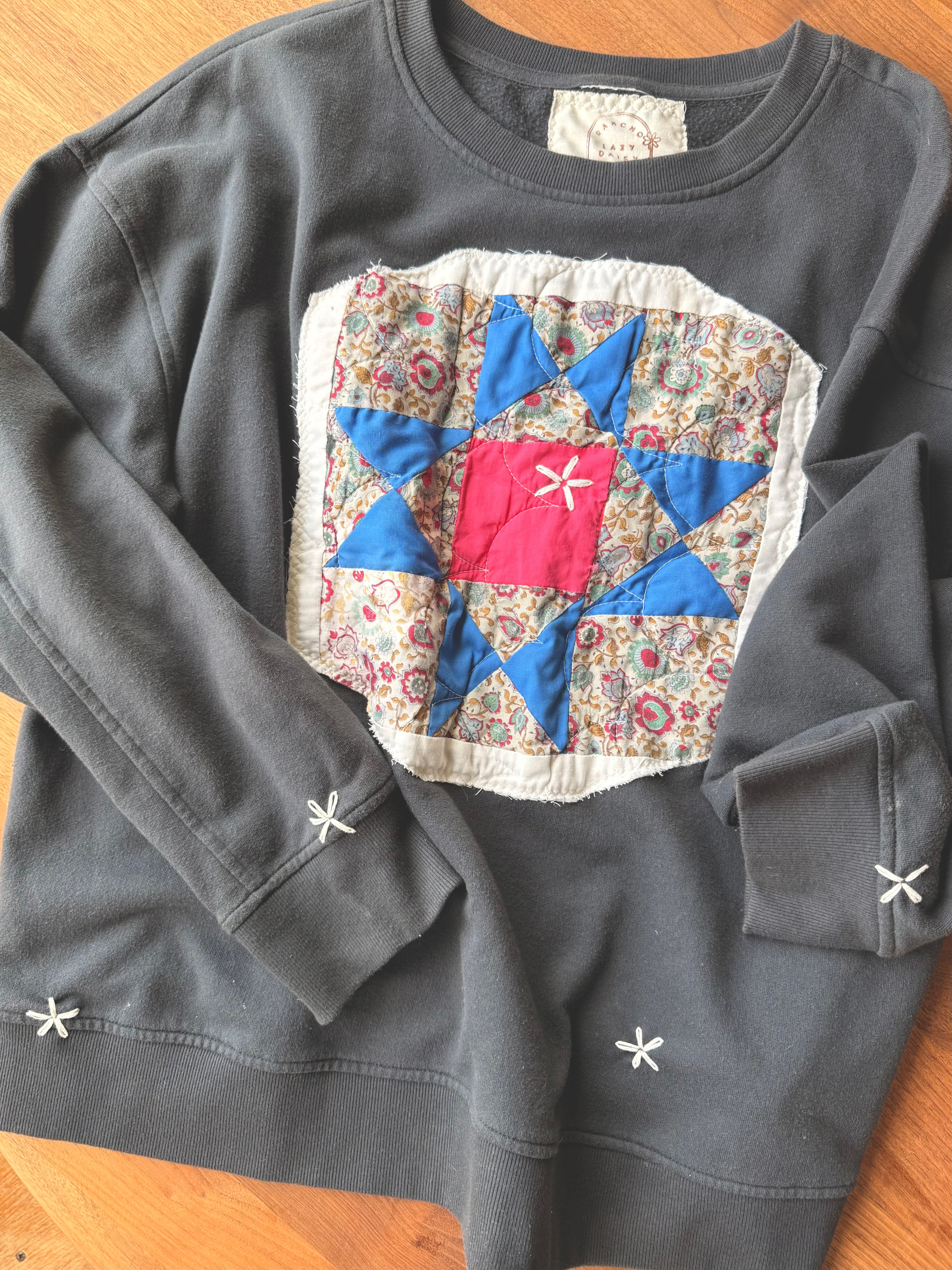 QUILTED CREW SWEATSHIRT - ROYAL