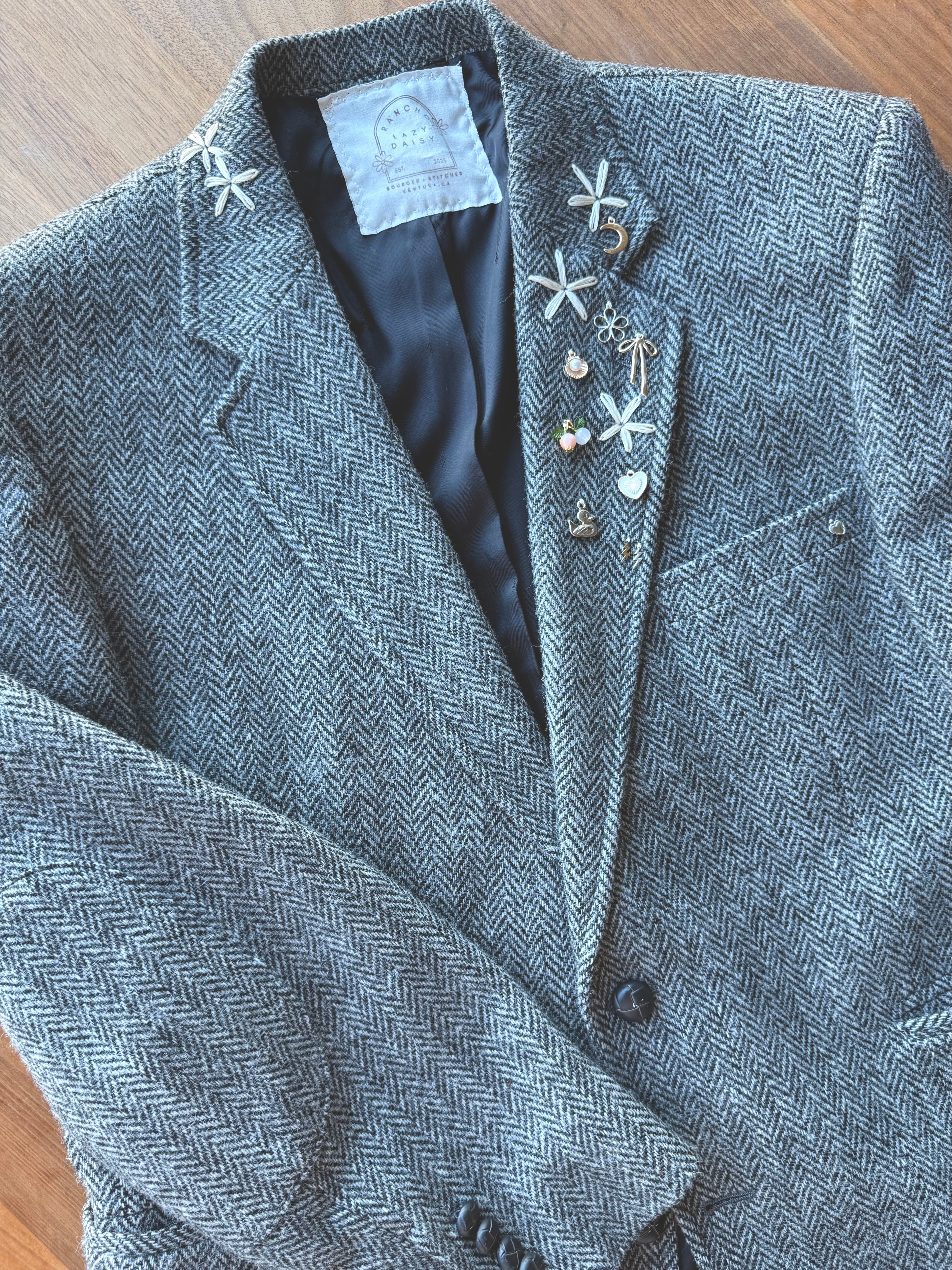 HERRINGBONE WOOL BLAZER - CHARMED
