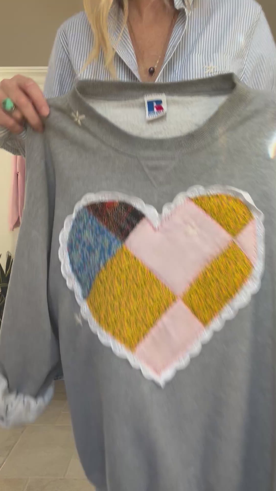 QUILTED HEART SWEATSHIRT - RUFFLE